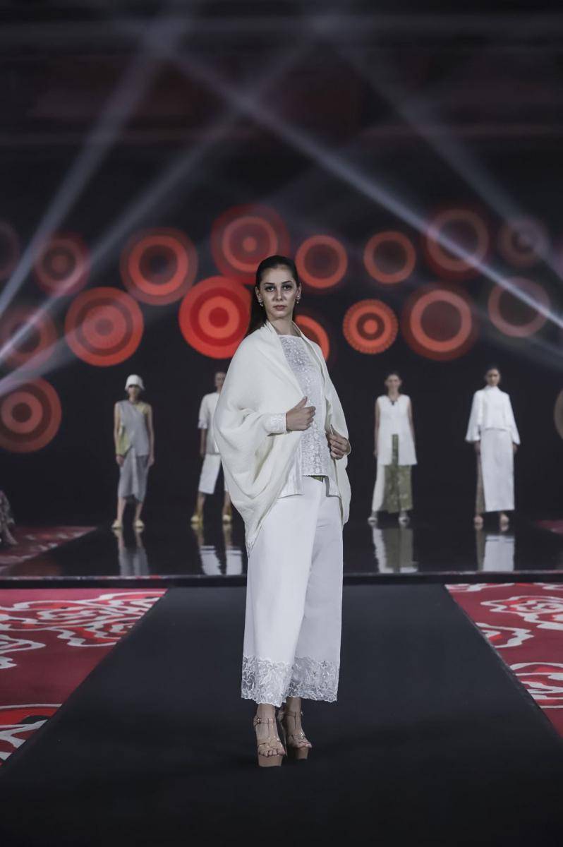 koleksi busana Putri Anjani di January Board Meeting 2023 (dok. Indonesian Fashion Chamber)