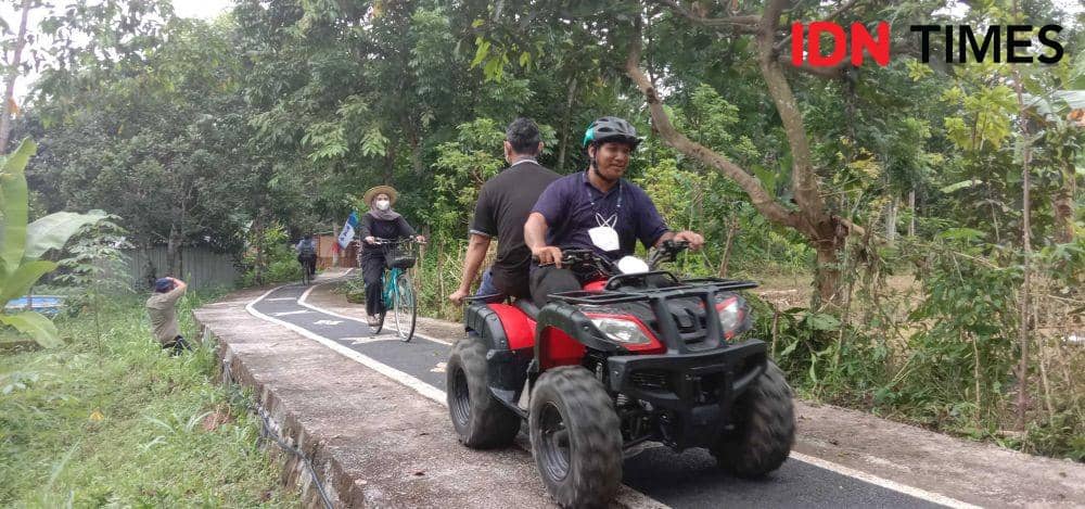 Aktivitas wisatawan di Desa Wisata Bilebante Lombok Tengah. (IDN Times/Muhammad Nasir)
