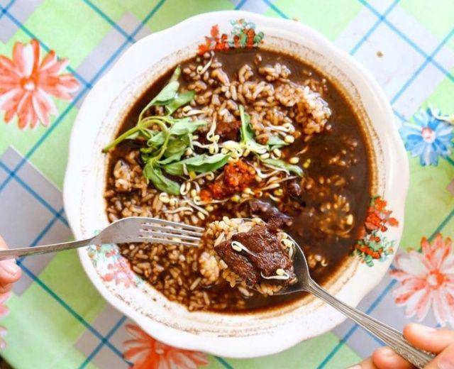 gambar rawon penjara Bu Har (instagram.com/carikulinersolo)