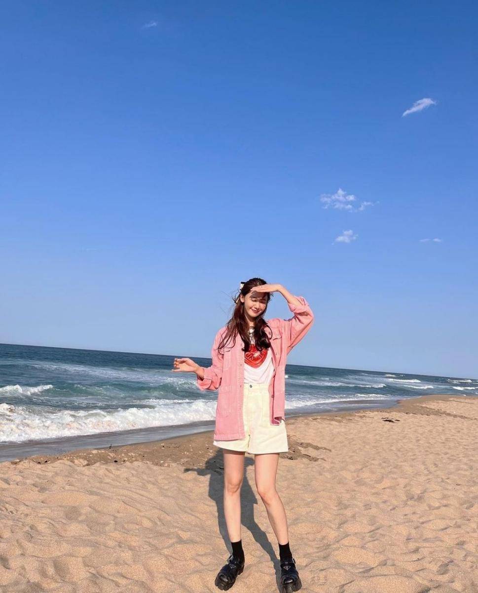 ide outfit Valentine (instagram.com/yoona__lim)