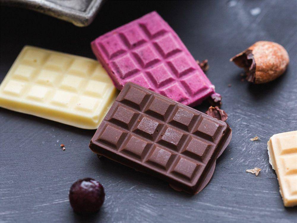 ilustrasi cokelat rubi atau ruby chocolate (freepik.com/wirestock)