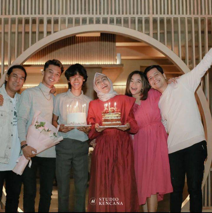 potret Glenca Chysara di pesta ultah sang adik (instagram.com/indah.syla)