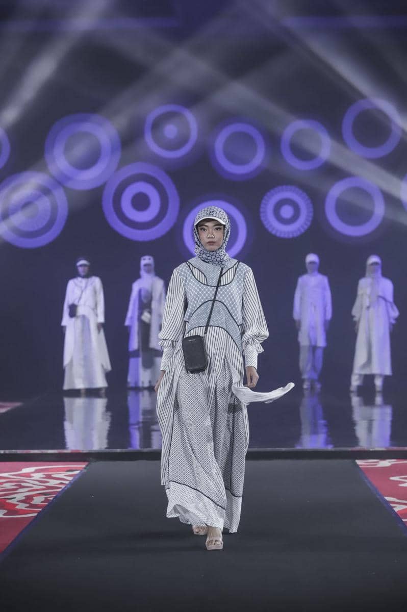 Busana modest modern karya Salty Jofimar (dok. IFC)