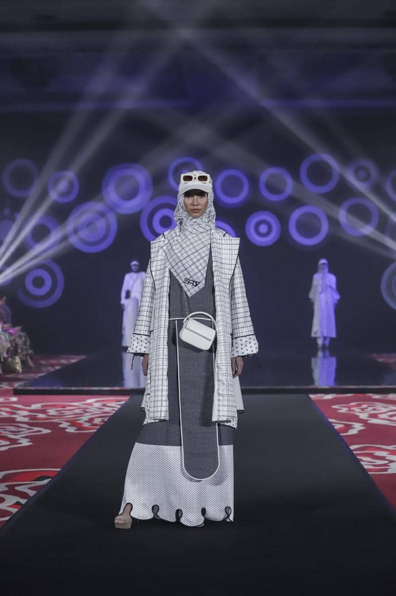 Busana modest modern karya Salty Jofimar (dok. IFC)