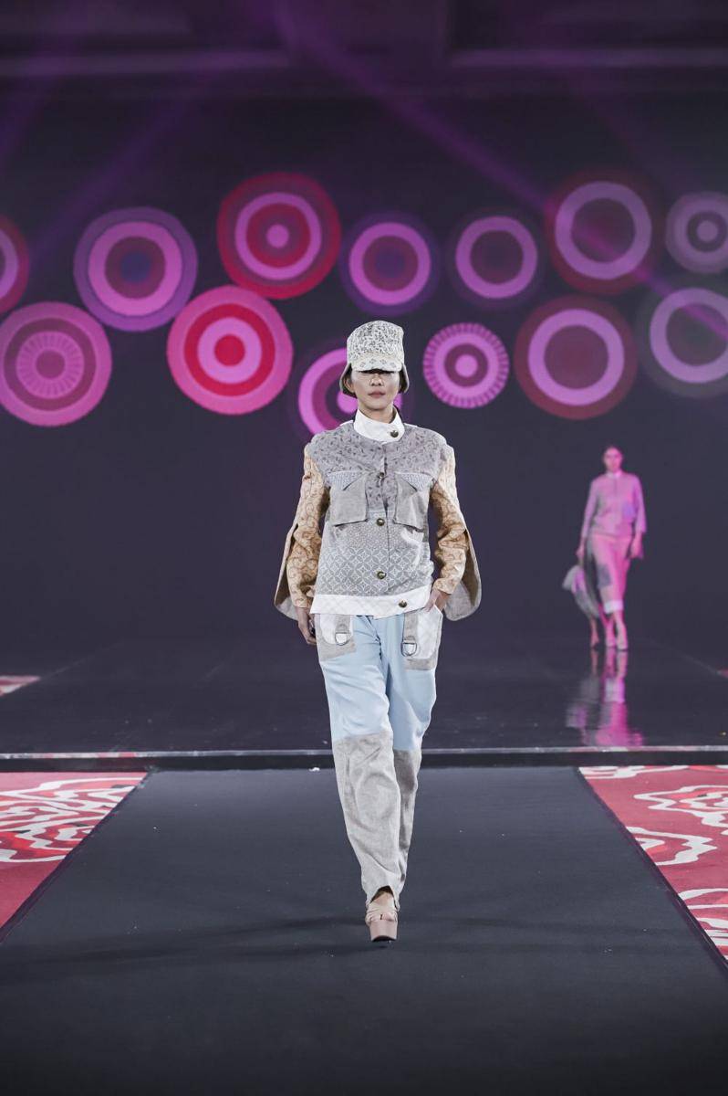 koleksi busana Yani Halim di January Board Meeting 2023 (dok. Indonesian Fashion Chamber)