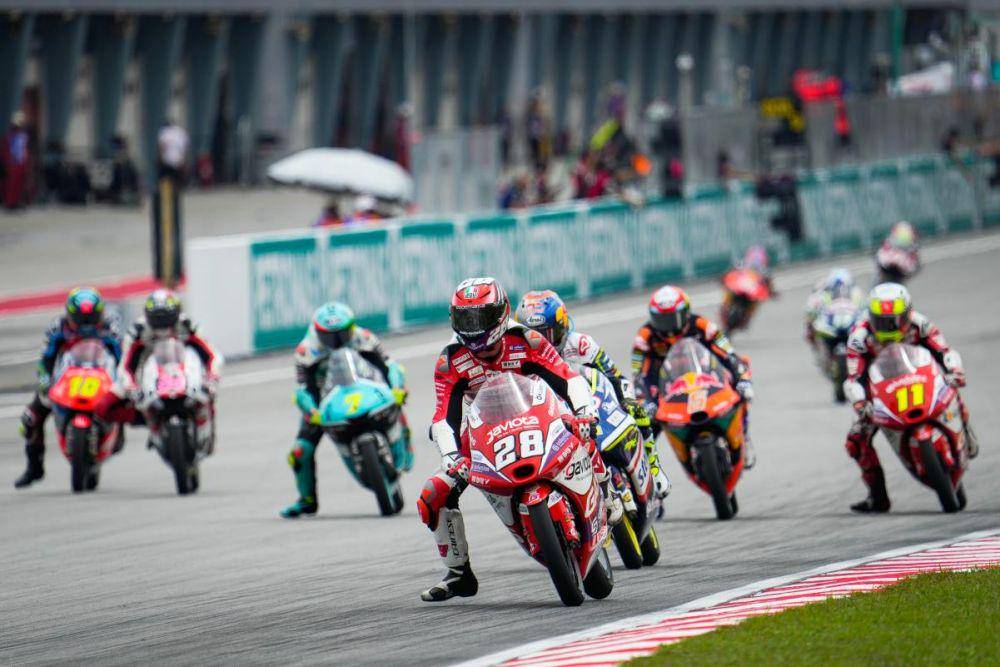 Izan Guevara saat balapan Moto3 GP Malaysia 2022 (motogp.com)