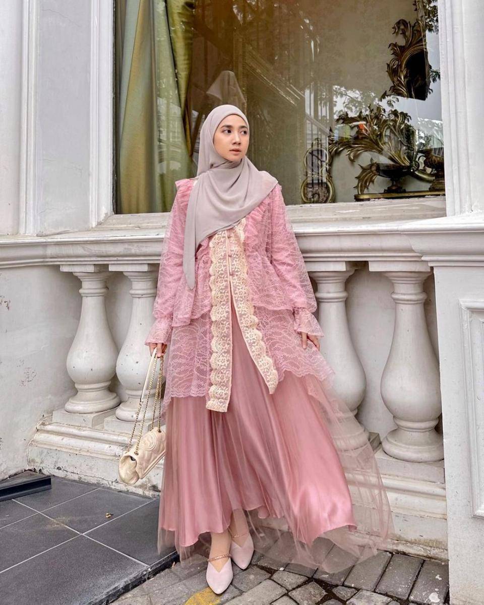 OOTD kebaya modern dengan rok tutu untuk kondangan dan wisuda (instagram.com/richaeu)