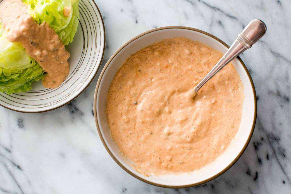 Ilustrasi thousand island dressing (simplyrecipes.com)