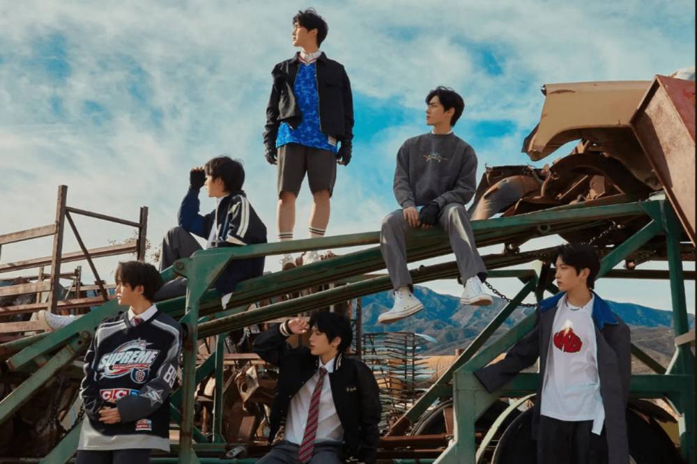 concept photo mini album kedua TNX bertajuk Love Never Dies (instagram.com/official.tnx)