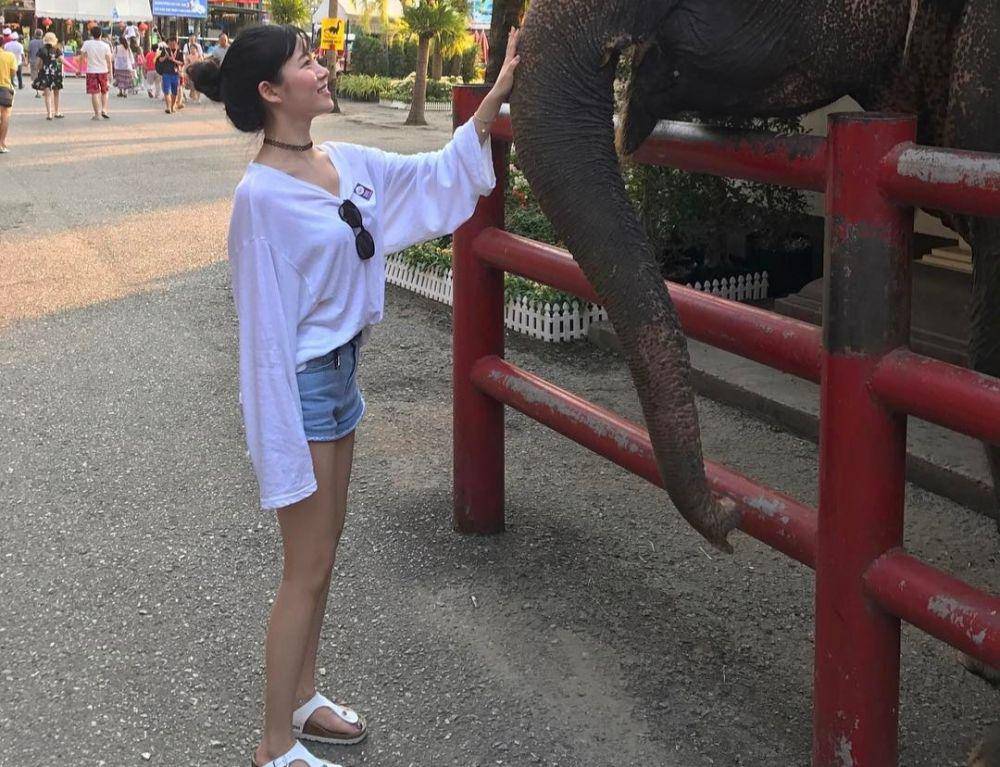 Lee Da In (instagram.com/xx__dain)