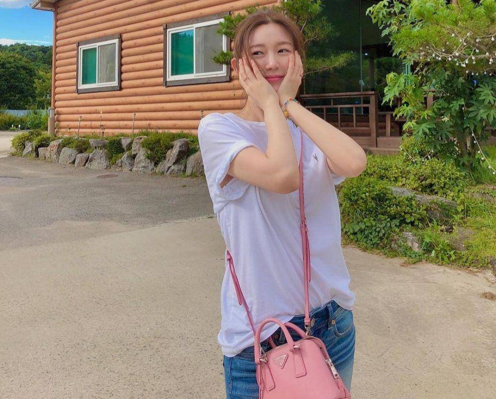 Lee Da In (instagram.com/xx__dain)