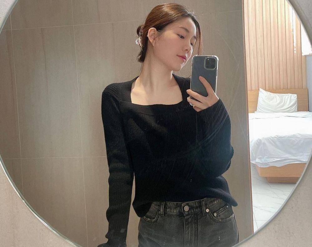 Lee Da In (instagram.com/xx__dain)