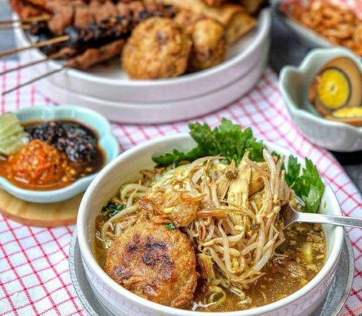 Soto Ayam Selan Semarang (instagram.com/sotoselan_pintuair)