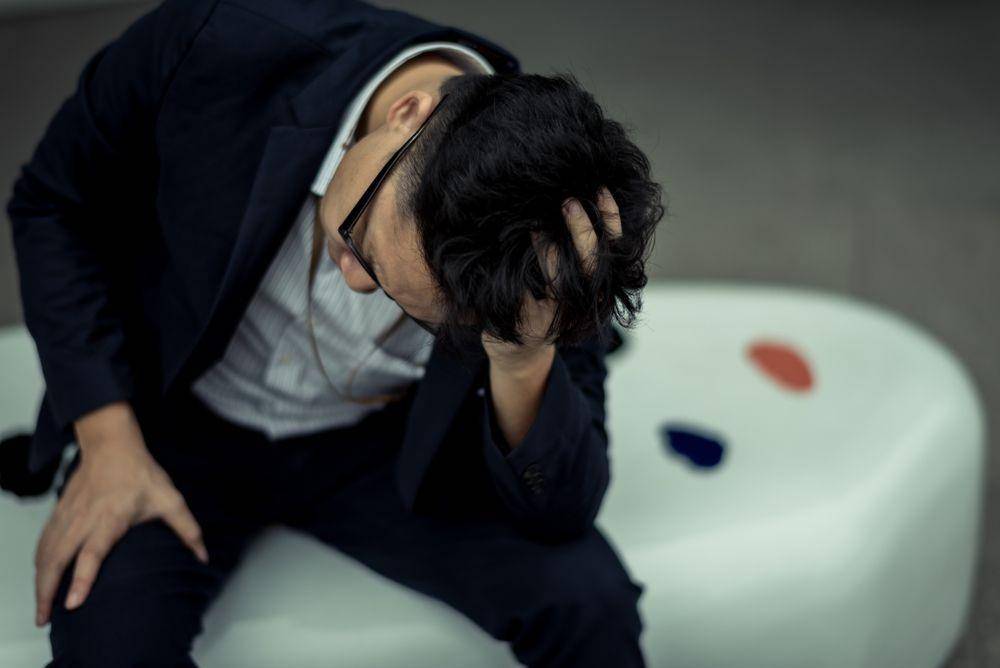 Cowok susah mengungkapkan perasaannya (Shutterstock/WichM)