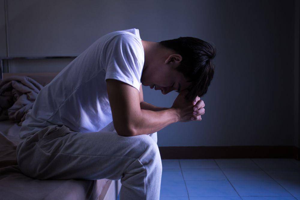 Cowok sedang menangis (Shutterstock/Jester-Film)