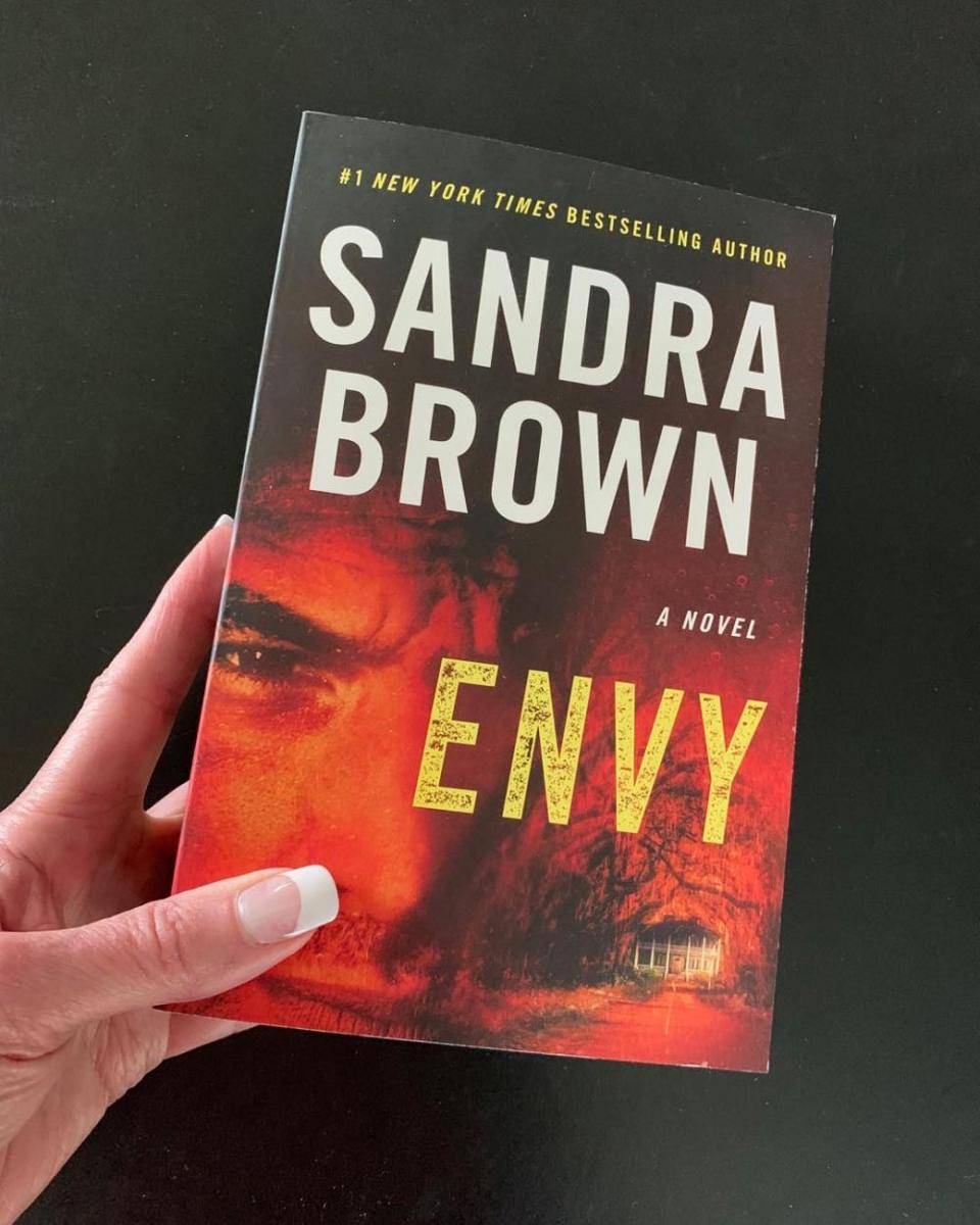 novel Envy (instagram.com/sandrabrownauthor)