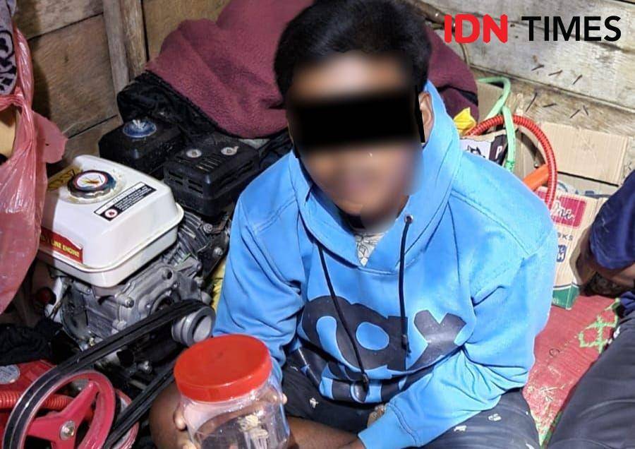 Pekerja penambangan ilegal di Kecamatan Beutong, Kabupaten Nagan Raya. (Dokumentasi Polda Aceh untuk IDN Times)