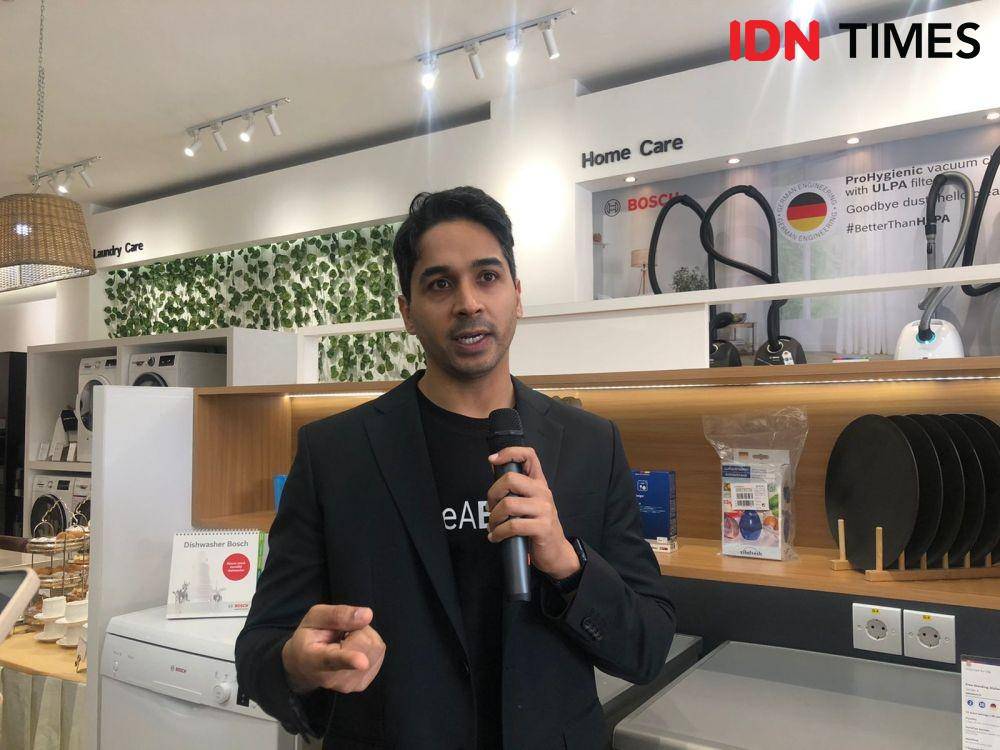Penyampaian dari Anil Narula, President Director Bosch Home Appliances di Indonesia, dalam pembukaan Bosch Home Experience Center, Rabu (8/2/2023). (IDN Times/Nisa Zarawaki)