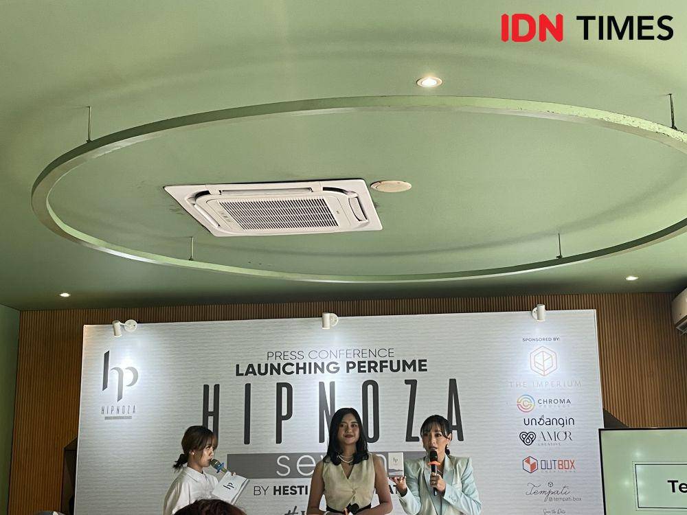 Press Conference Launching Perfume Hipnoza by Hesti Purwadinata. (9/2/23) (IDNTimes/Dina Fadillah Salma)