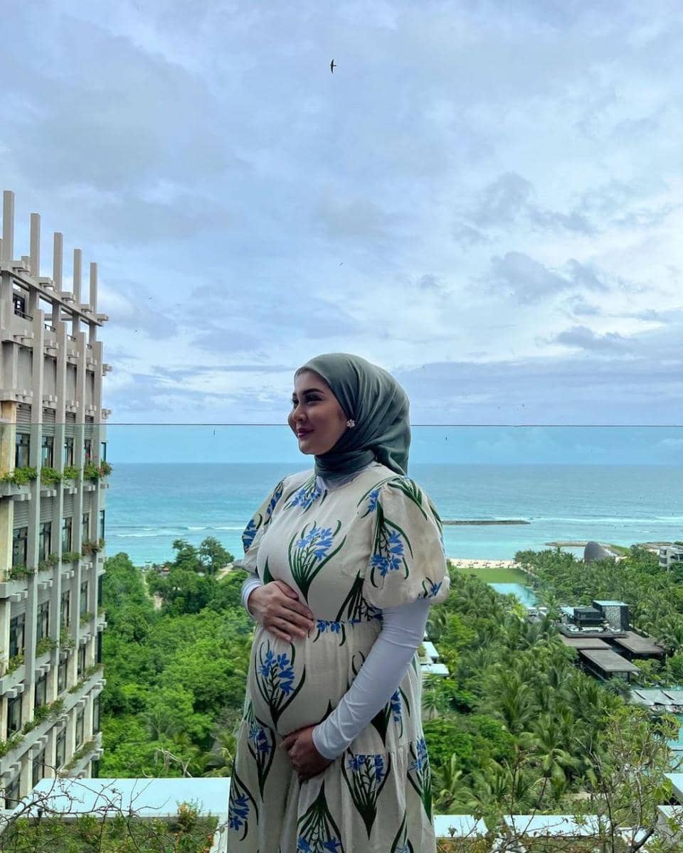 potret Kesha Ratuliu pamer baby bump (instagram.com/kesharatuliu05)