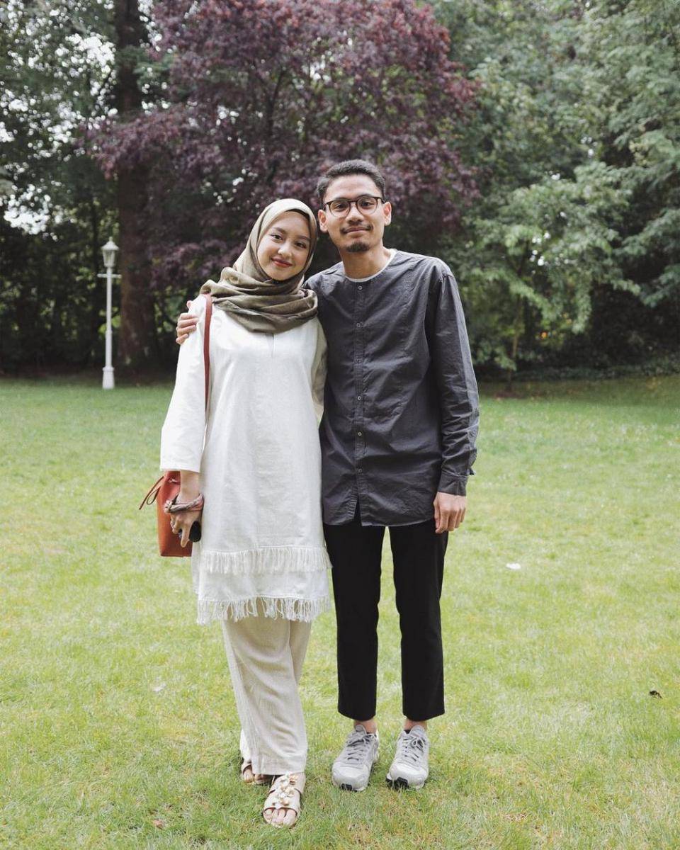 OOTD hijab kasual ala Gita Savitri (instagram.com/gitasav)