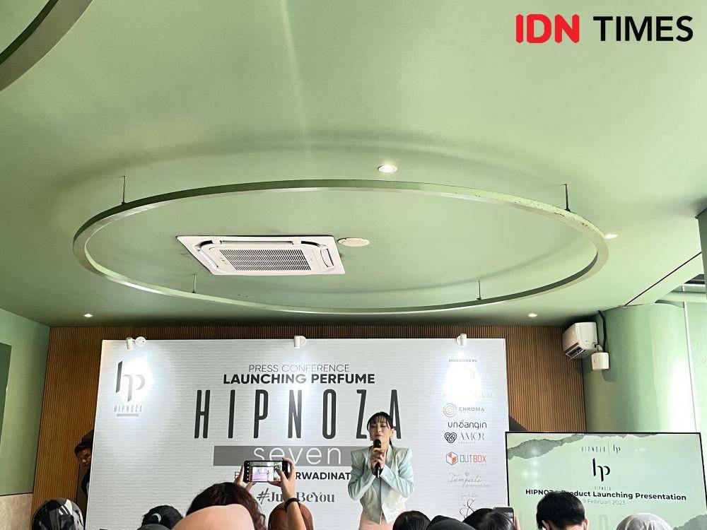 Press Conference Launching Perfume Hipnoza by Hesti Purwadinata. (9/2/23) (IDNTimes/Dina Fadillah Salma)