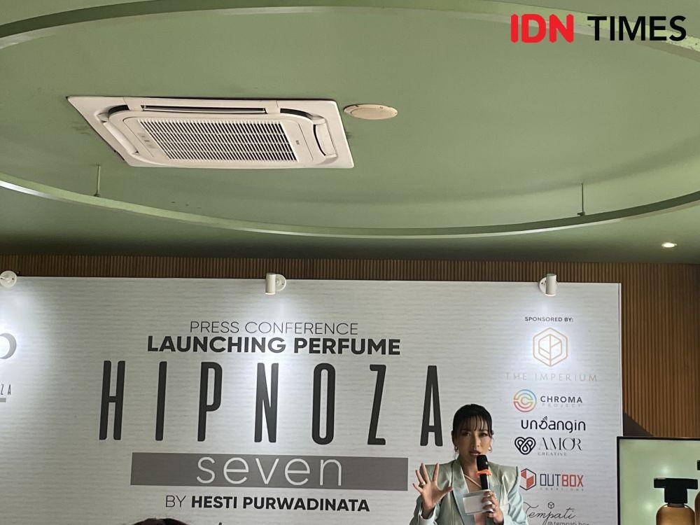 Press Conference Launching Perfume Hipnoza by Hesti Purwadinata. (9/2/23) (IDNTimes/Dina Fadillah Salma)