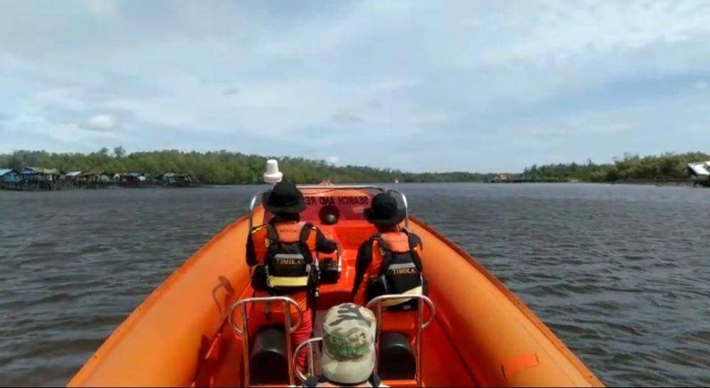 Tim SAR gabungan saat melakukan pencarian terhadap dua longboat yang ditumpangi 9 pelajar, IDN Times/ Istimewa