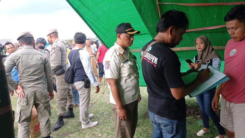 Pedagang Miras saat Bau Nyale di Lotim Hanya Diberi Teguran