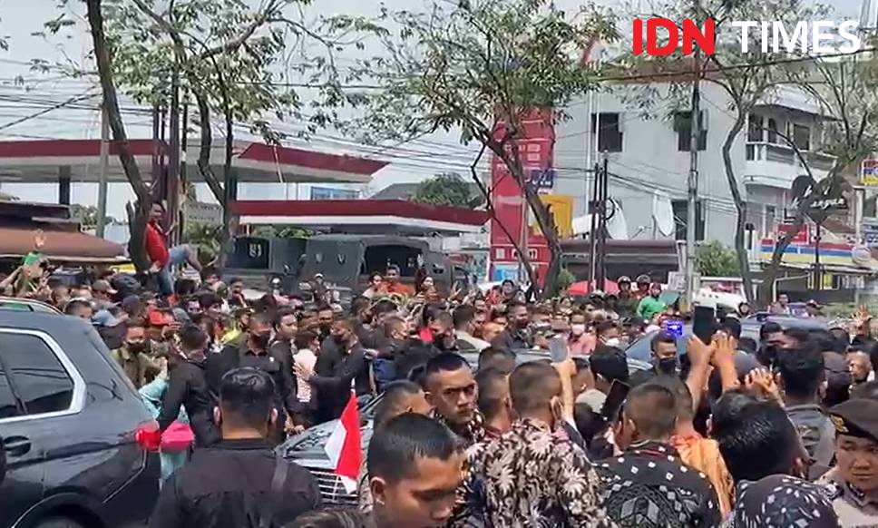 Presiden Joko 'Jokowi' Widodo mendatangi Pasar Bakti, Jalan Arief Rahman Hakim Medan, Kamis (9/2/2023) (IDN Times/Indah Permata Sari)