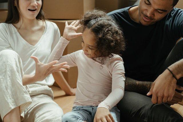 5 Ketentuan Hukum Memiliki Anak dari Pernikahan Siri