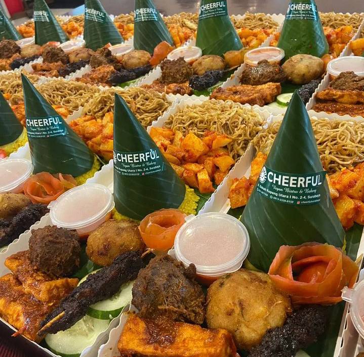 cheerful vegan & bistro (instagram.com/cheerfulsurabaya)
