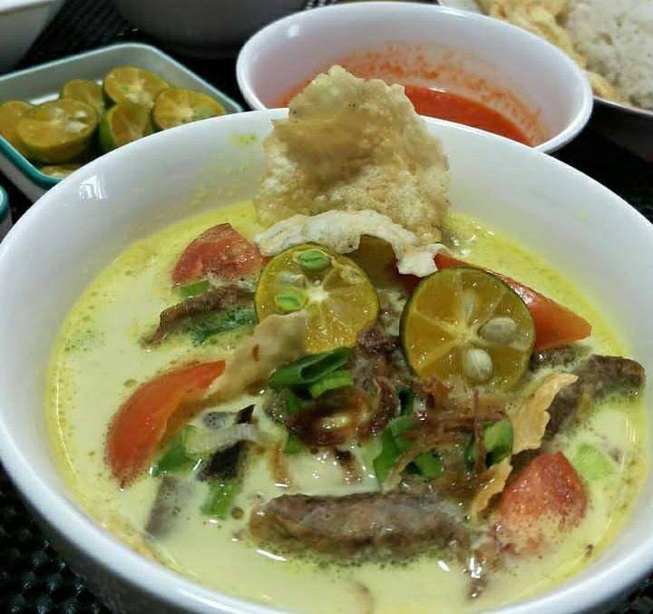 Soto Jakarta Pak Haji Yus (instagram.com/sotojakartapakhyus)