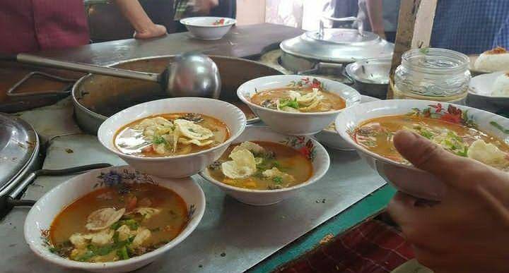 Soto Betawi Globe H. Oji (instagram.com/sotobetawiglobehoji)