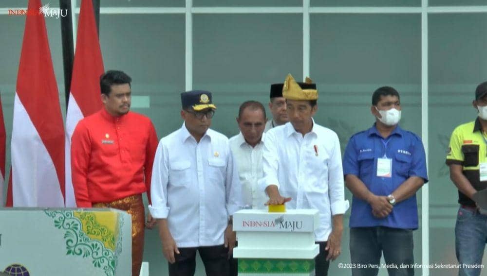 Presiden Jokowi meresmikan Terminal Amplas, Kota Medan dan Terminal Tanjung Pinggir, Kota Pematang Siantar (Youtube.com/Sekretariat Presiden)