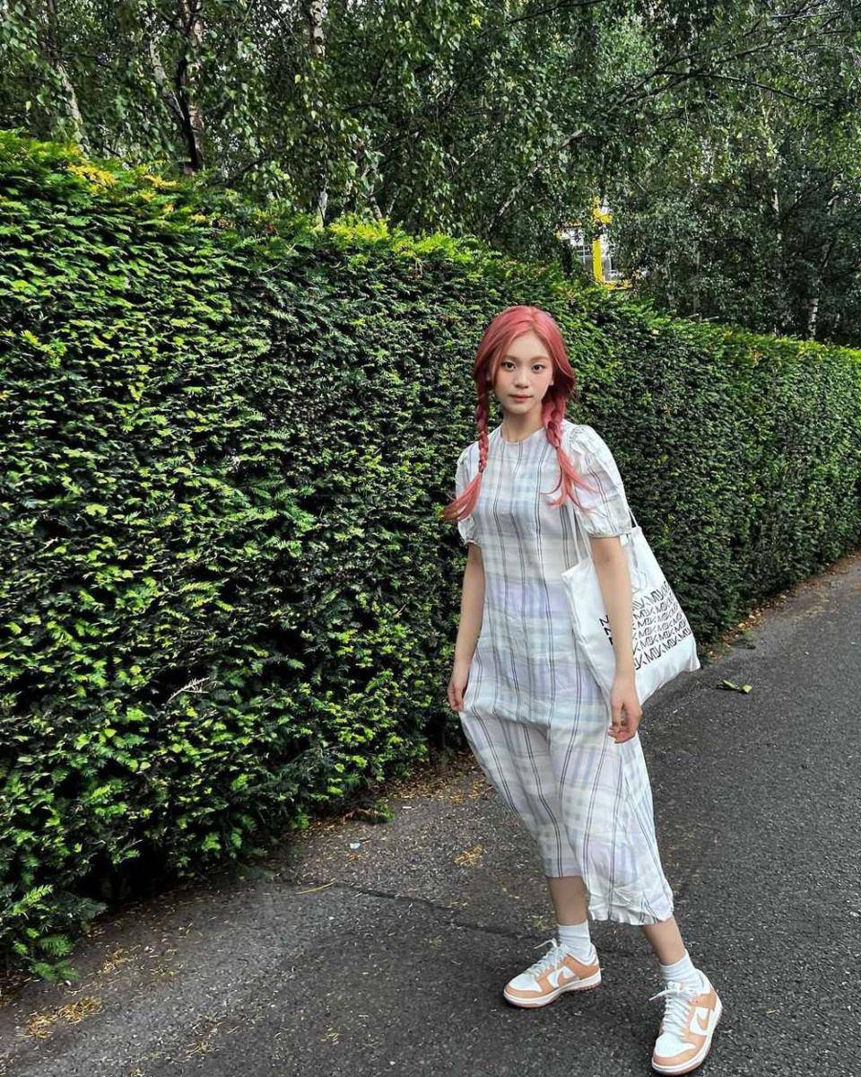 Umji VIVIZ (instagram.com/ummmmm_j.i)