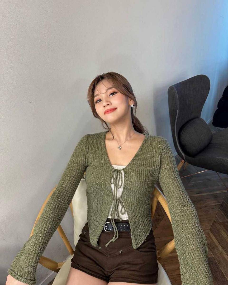 Umji VIVIZ (instagram.com/ummmmm_j.i)