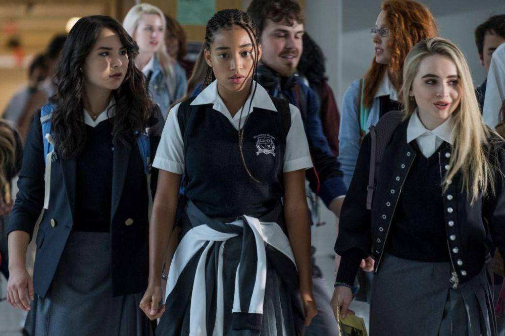 Amandla Stenberg (tengah) dalam film The Hate U Give (dok. 20th Century Studios/The Hate U Give)