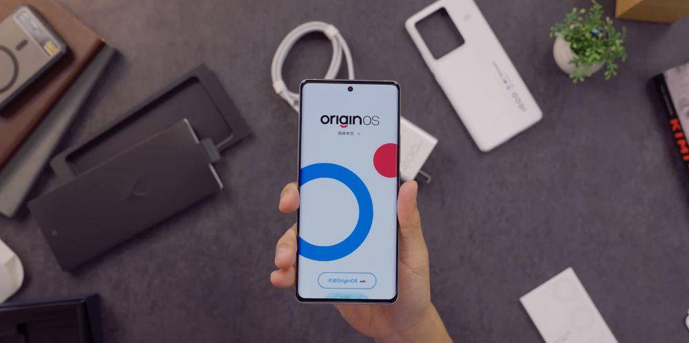 potret Vivo iQOO 10 Pro (dok. youtube.com/GadgetIn)