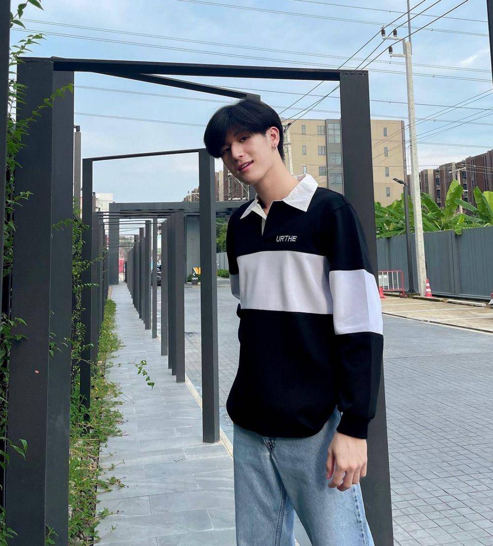 outfit nongkrong ala Mos Panuwat yang super comfy dan fashionable (instagram.com/moslhong)