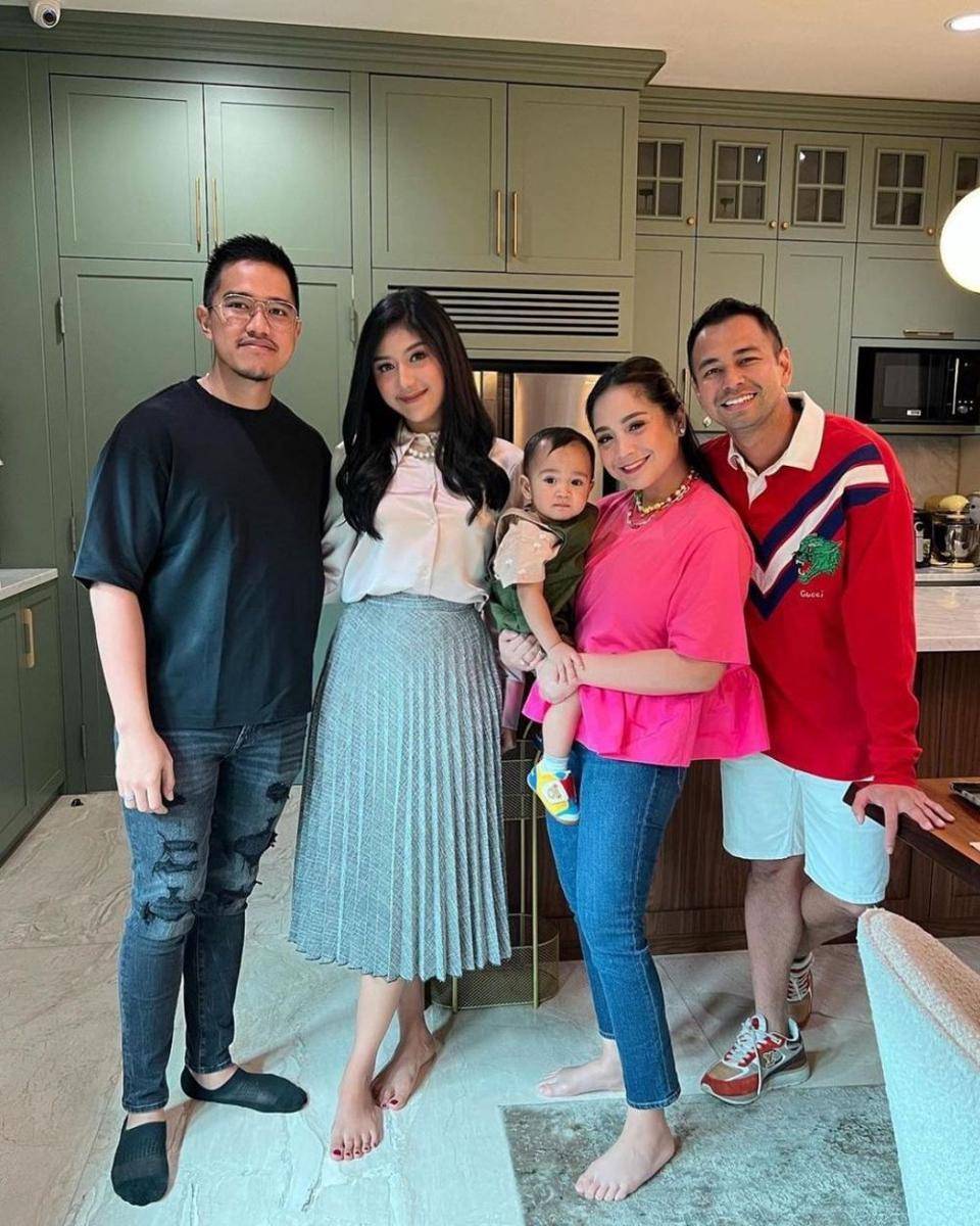 Kaesang dan Keluarga Raffi Ahmad (instagram.com/erinagudono)
