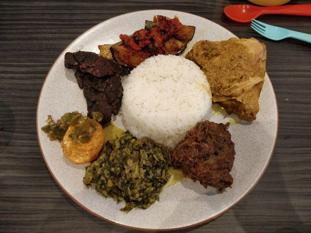 12 Menu Nasi Padang Terpopuler dan Lezat yang Wajib Dicoba