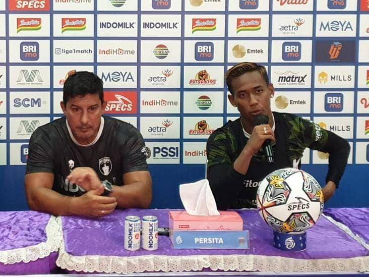Alfredo Vera dan Muhammad dalam jumpa pers jelang Persita vs Bhayangkara FC, Jumat (10/2/2023). (Dok. Persita).