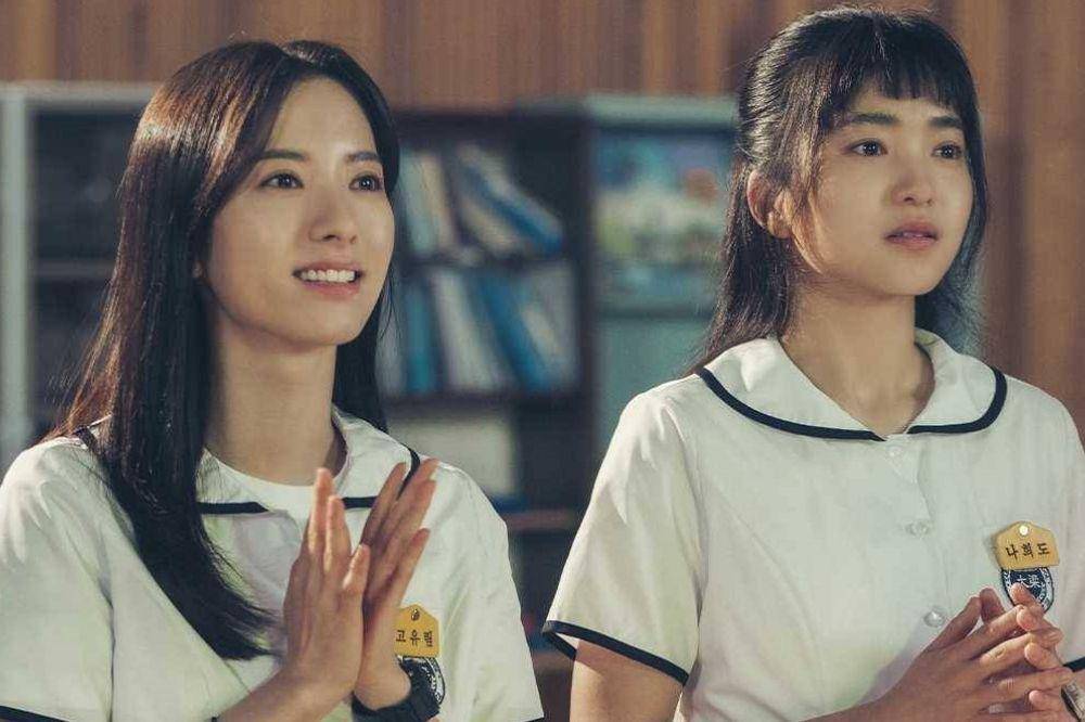 Bona dan Kim Tae Ri dalam serial Twenty-Five Twenty-One (dok. Hwa and Dam Pictures/Twenty-Five Twenty-One)
