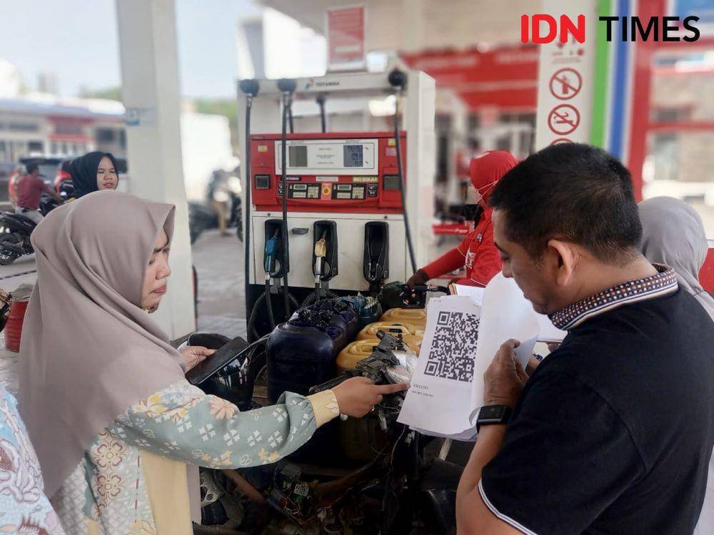Tim gabungan lakukan sidak terkait distribusi BBM subsidi ke sejumlah SPBU di Aceh. (Dokumentasi warga untuk IDN Times)
