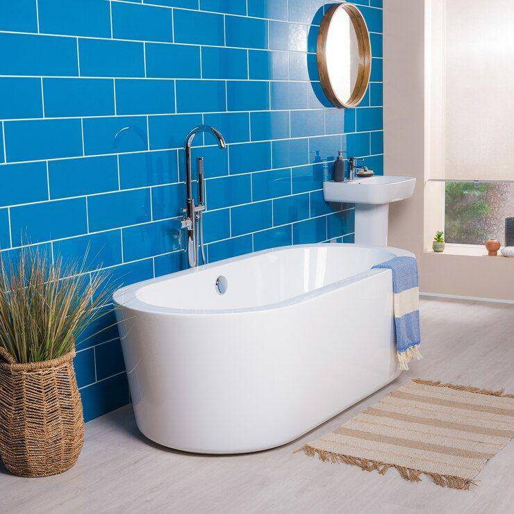 ilustrasi kamar mandi dengan warna menyegarkan (freepik.com/wirestock)