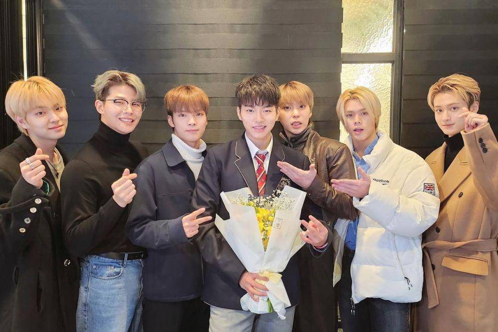 momen kelulusan Jinwoo Ghost9 dari Hanlim Art High School (instagram.com/official.ghost9)