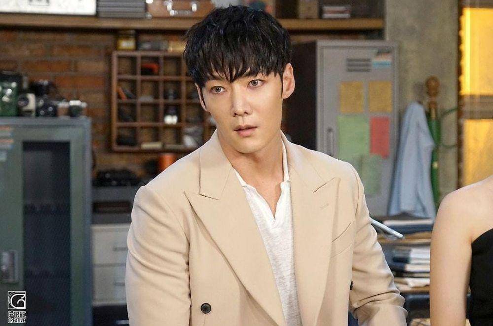 Choi Jin Hyuk di drama Zombie Detective (instagram.com/g_tree_creative)
