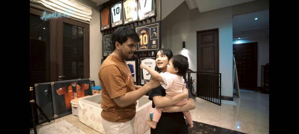 Tofu asuh Ameena layaknya anak sendiri (Youtube.com/Aurelie Atta)