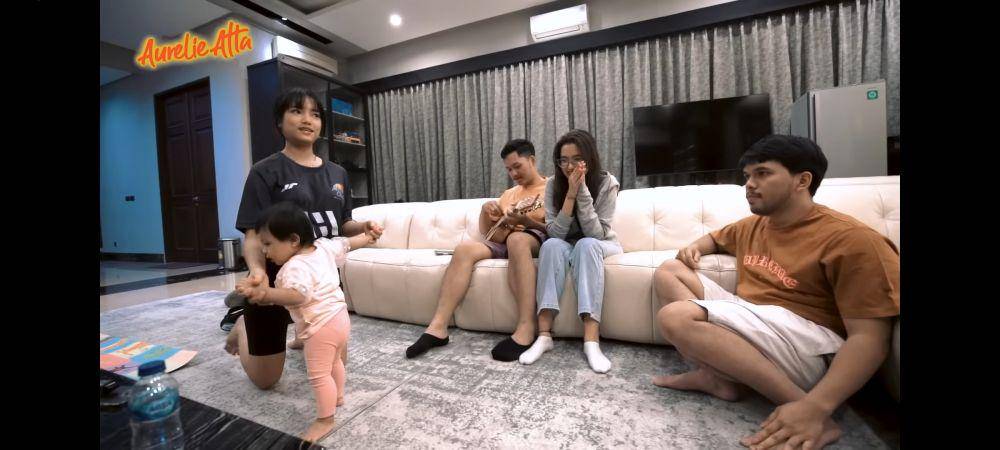 Tofu asuh Ameena layaknya anak sendiri (Youtube.com/Aurelie Atta)